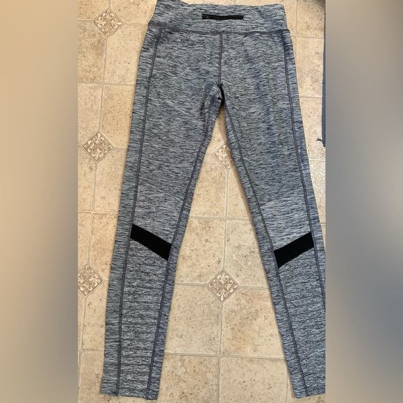 Electric Yoga Pants - Women’s Live Electric Yoga Pants Size Small Black White